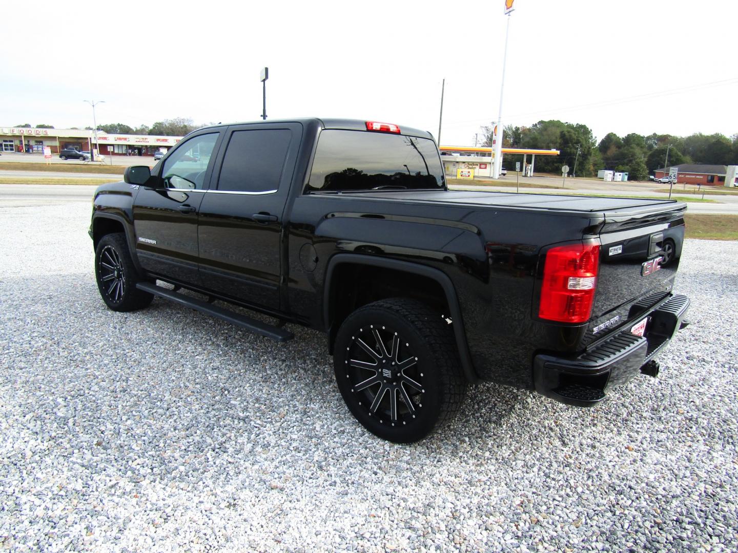 2014 Black /Gray GMC Sierra 1500 SLE Crew Cab 4WD (3GTU2UEC3EG) with an 5.3L V8 OHV 16V engine, Automatic transmission, located at 15016 S Hwy 231, Midland City, AL, 36350, (334) 983-3001, 31.306210, -85.495277 - Photo#6